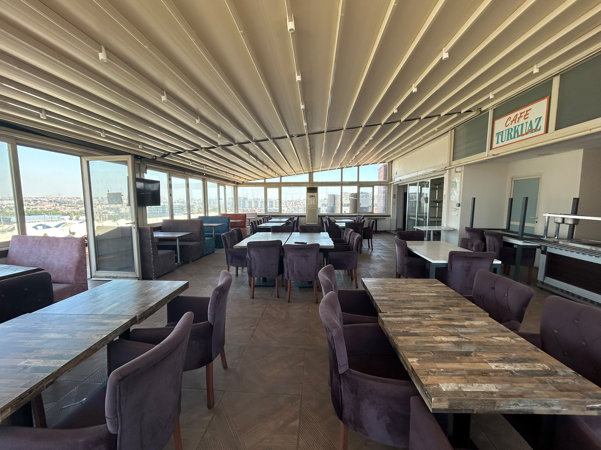 Turkuaz Bakırköy Kız Öğrenci Yurdu kafe alanı